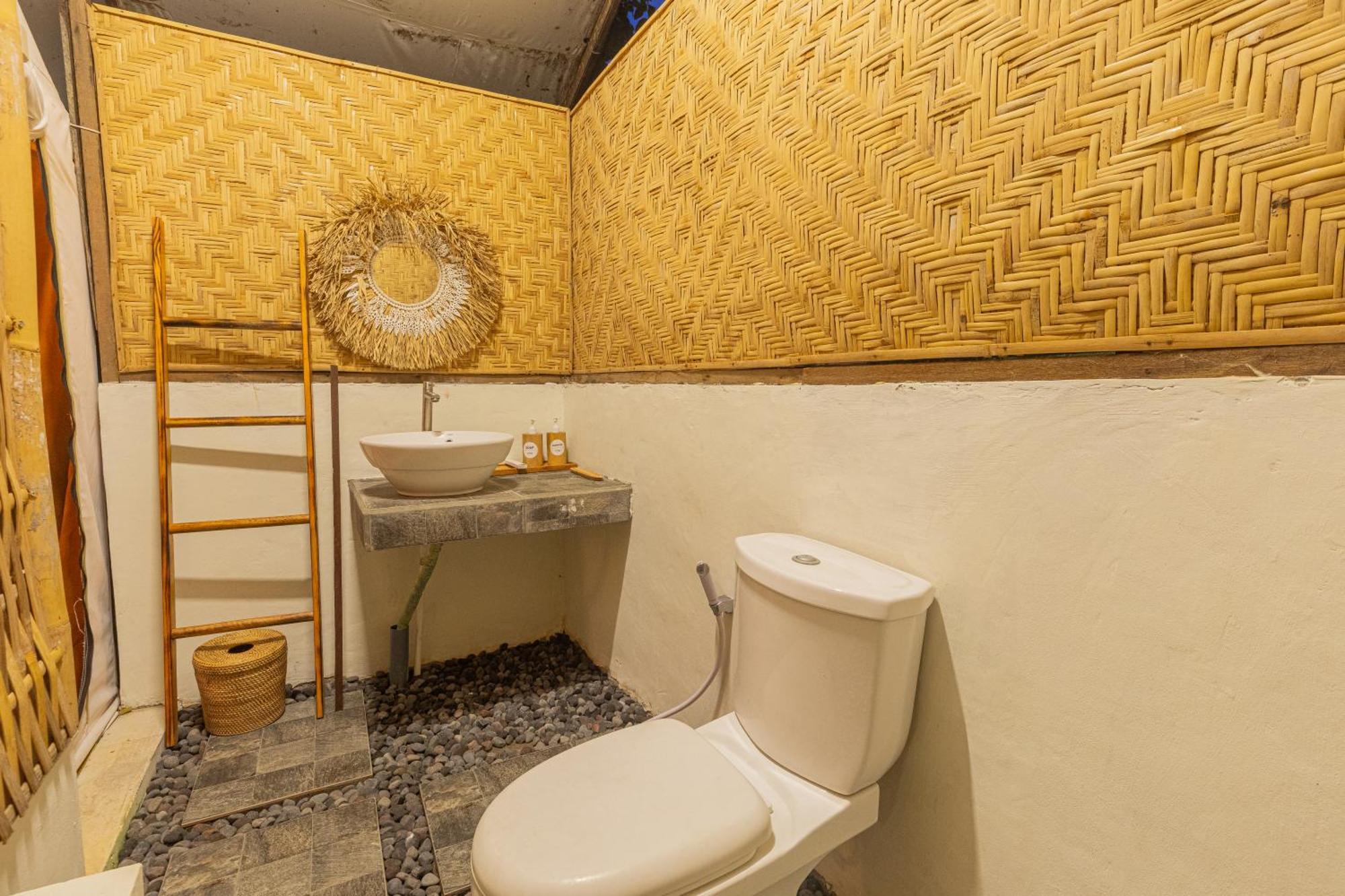 Camani Glamping Hotel Karangasem  Ngoại thất bức ảnh
