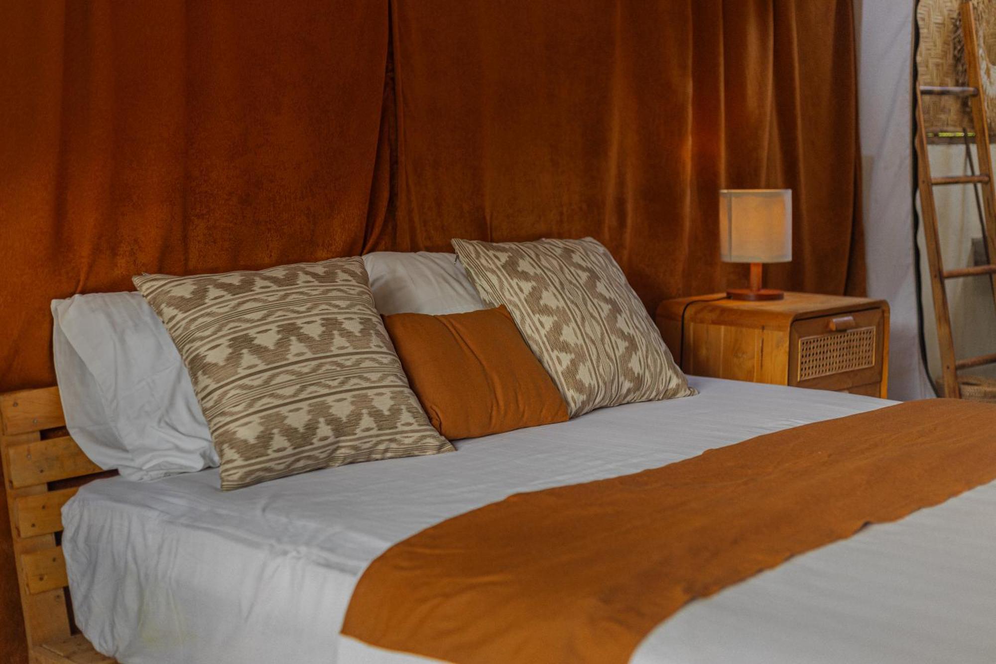Camani Glamping Hotel Karangasem  Phòng bức ảnh
